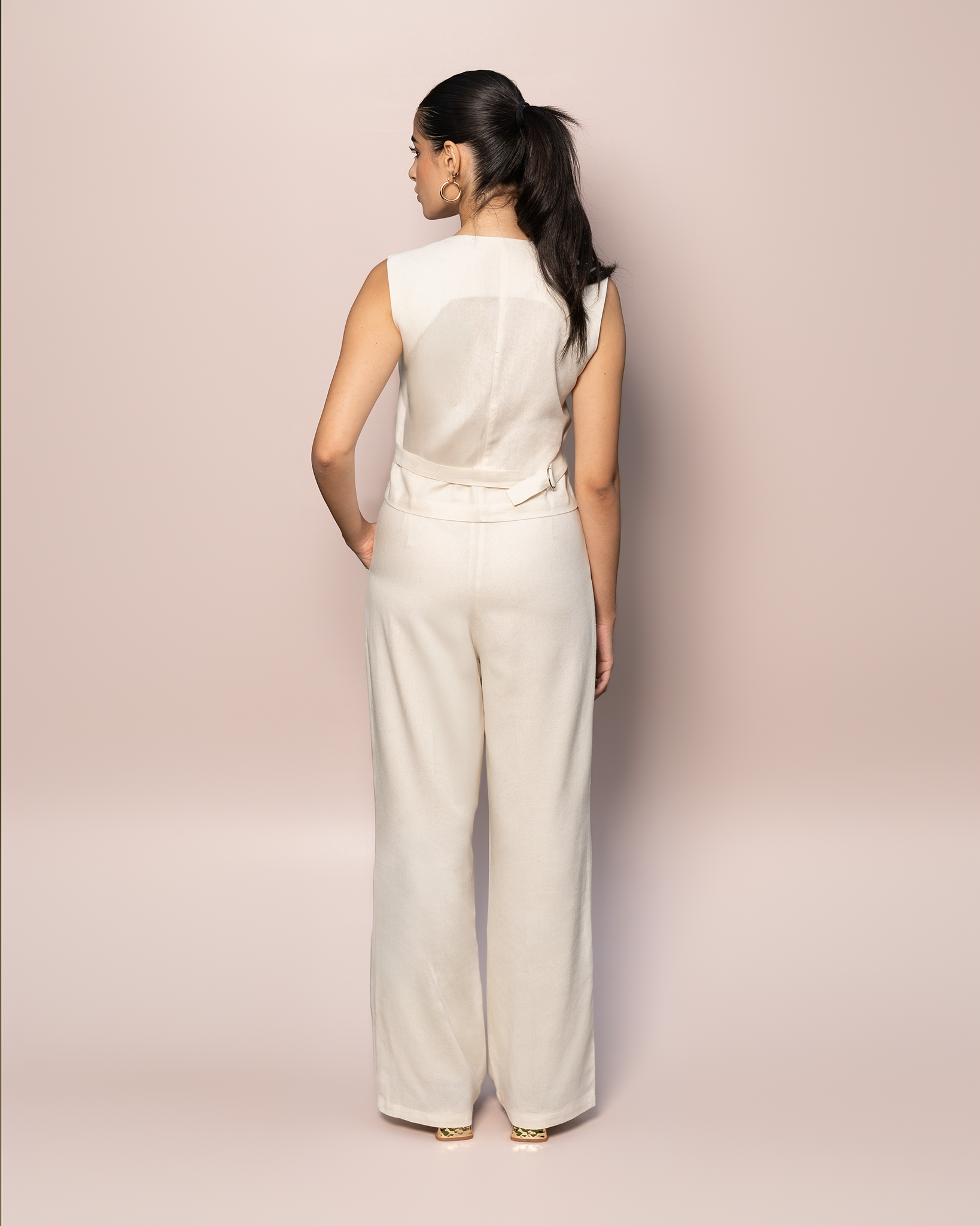 WHITE V NECK LINEN VEST