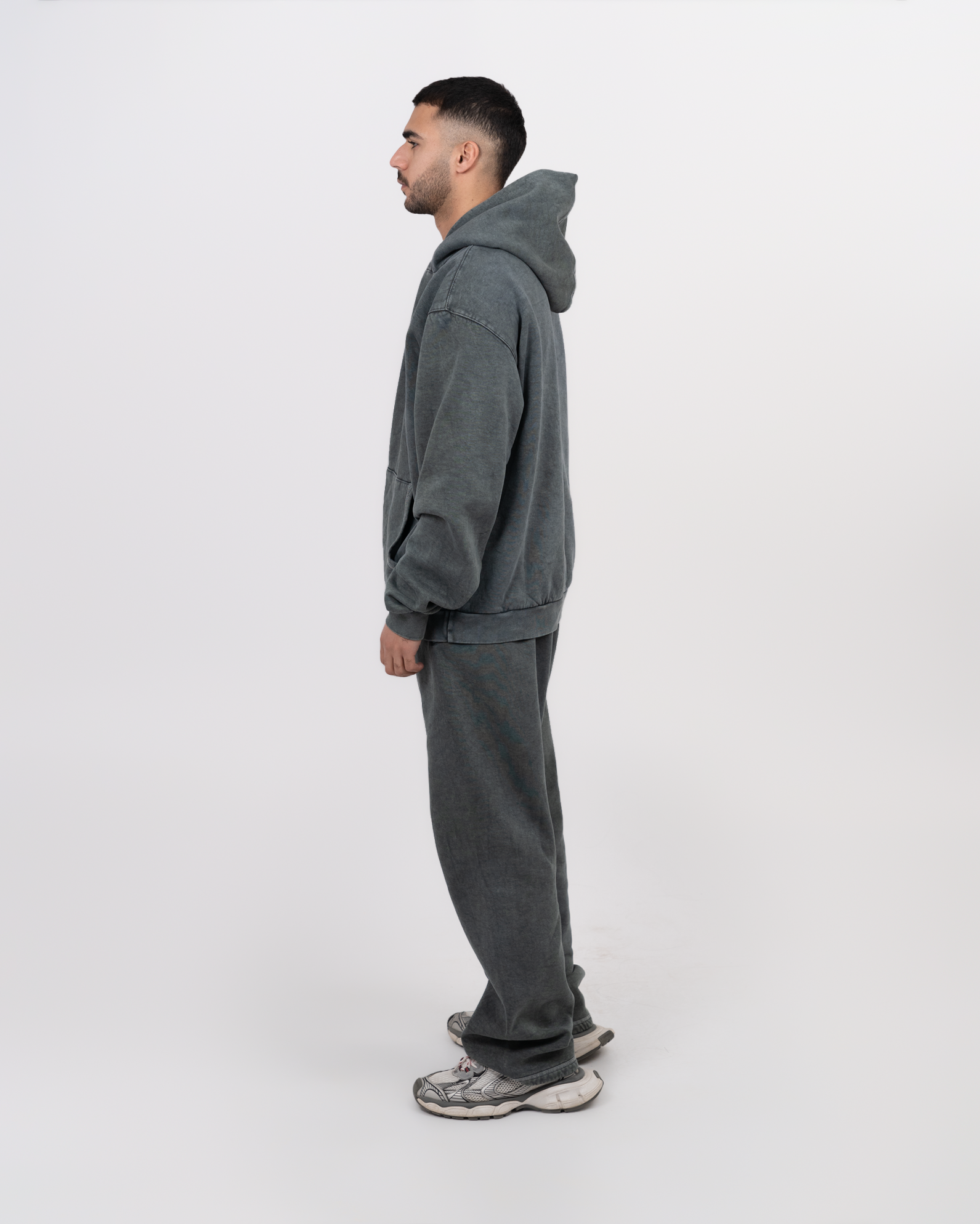 BASIC OLIVE SWEATPANTS