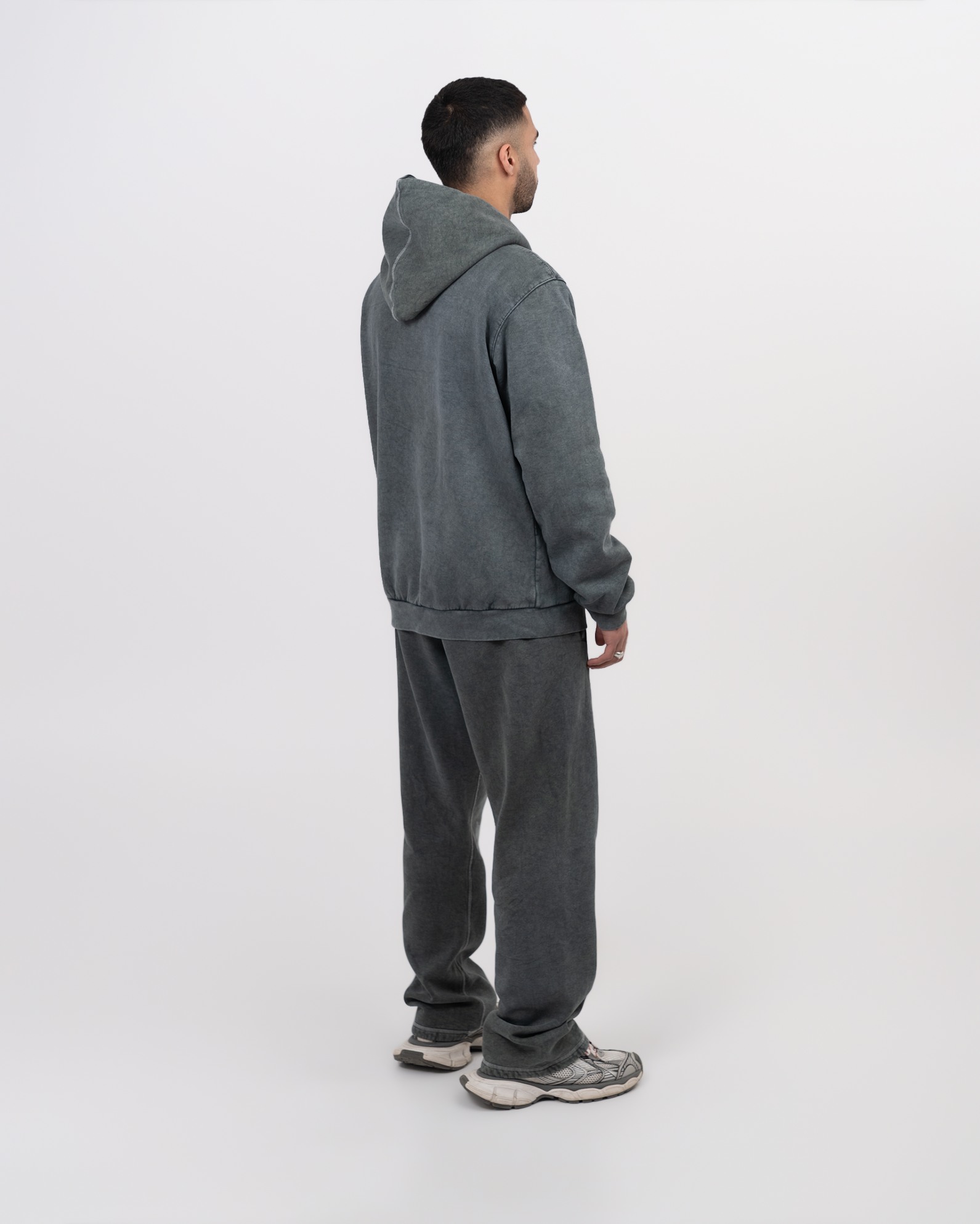 BASIC OLIVE SWEATPANTS