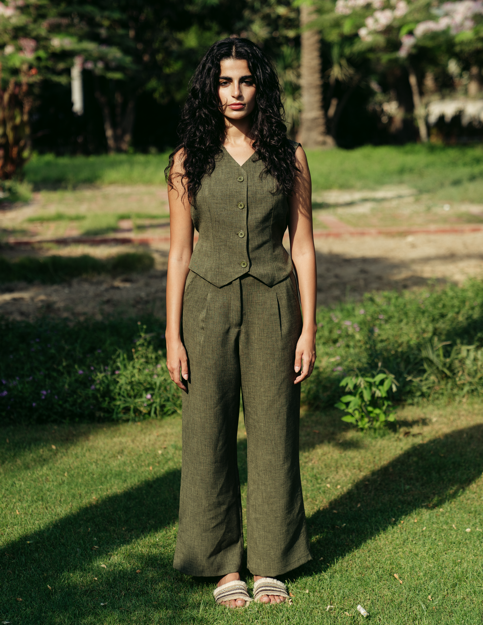 OLIVE V NECK LINEN VEST