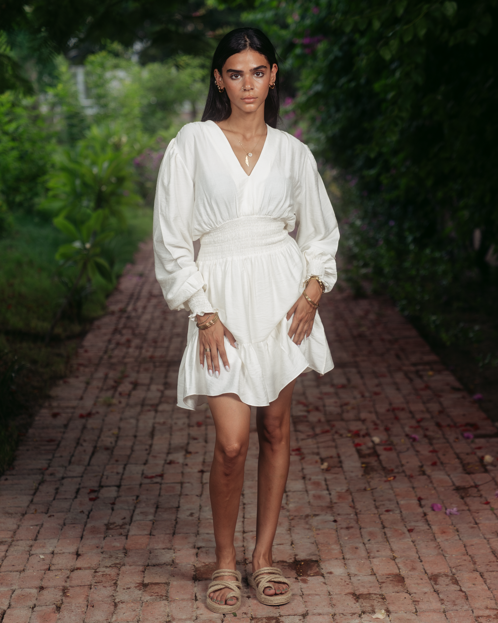 WHITE LONG SLEEVES RUFFLED LINEN DRESS