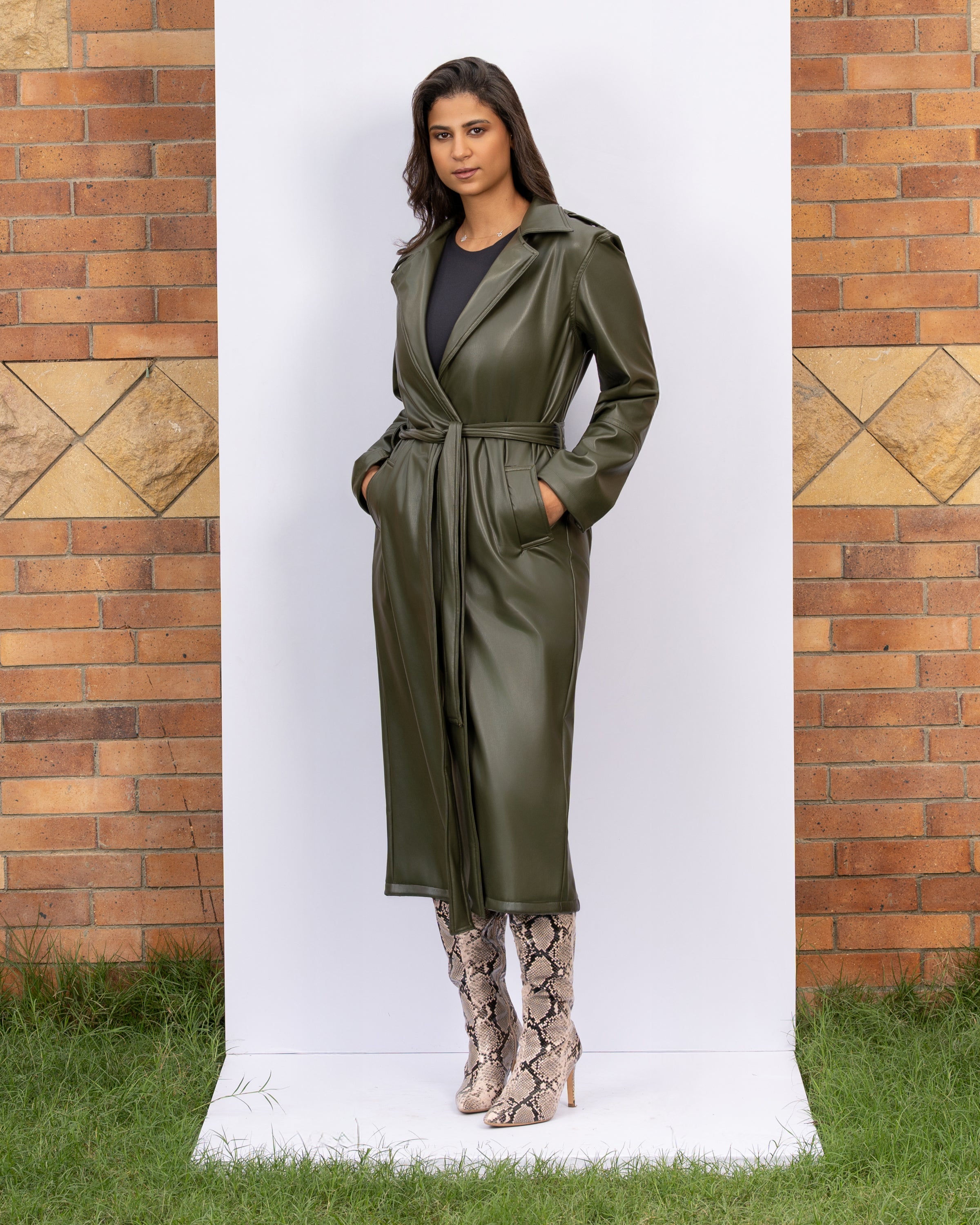 THE TIMELESS LEATHER COAT