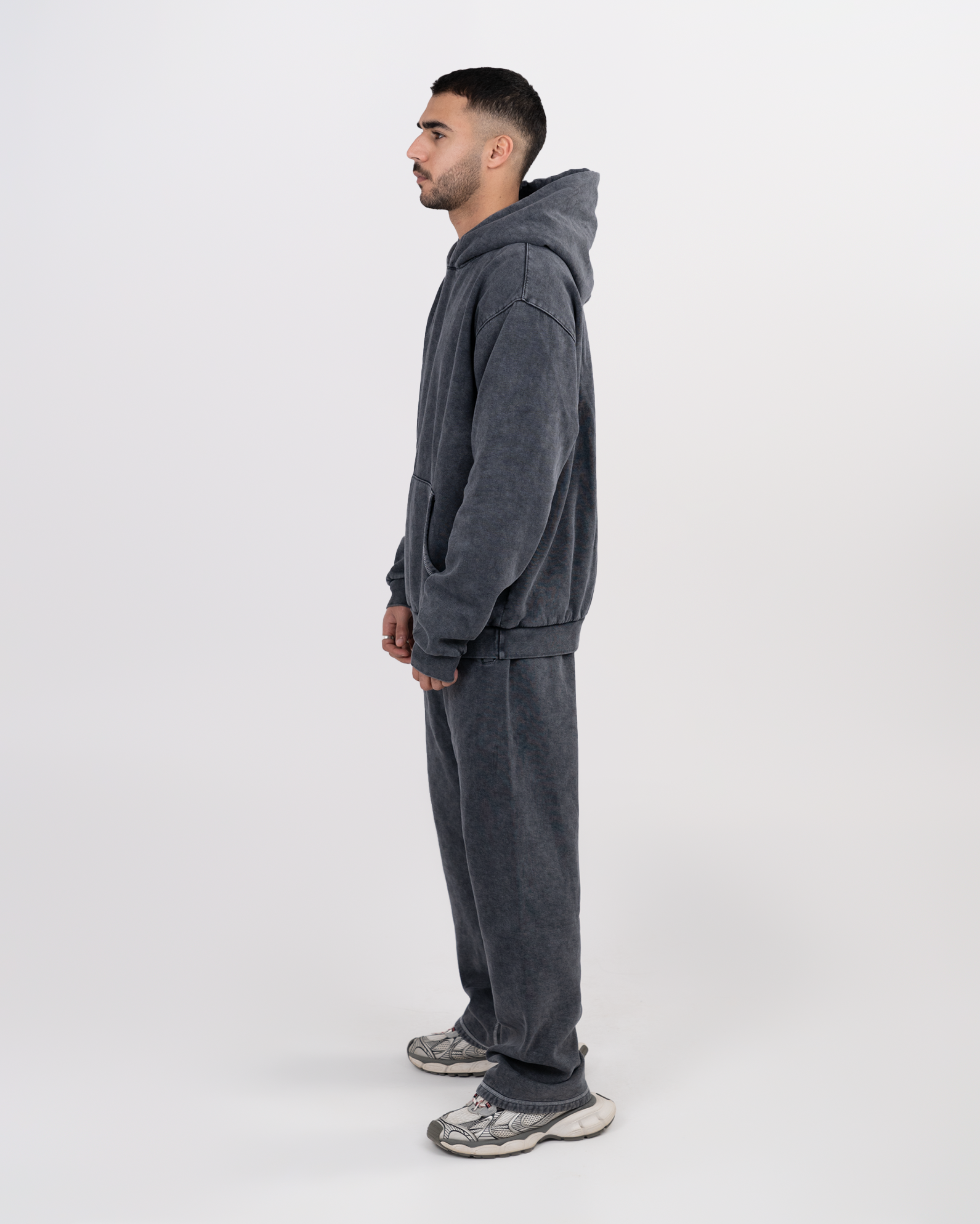 BASIC CHARCOAL SWEATPANTS