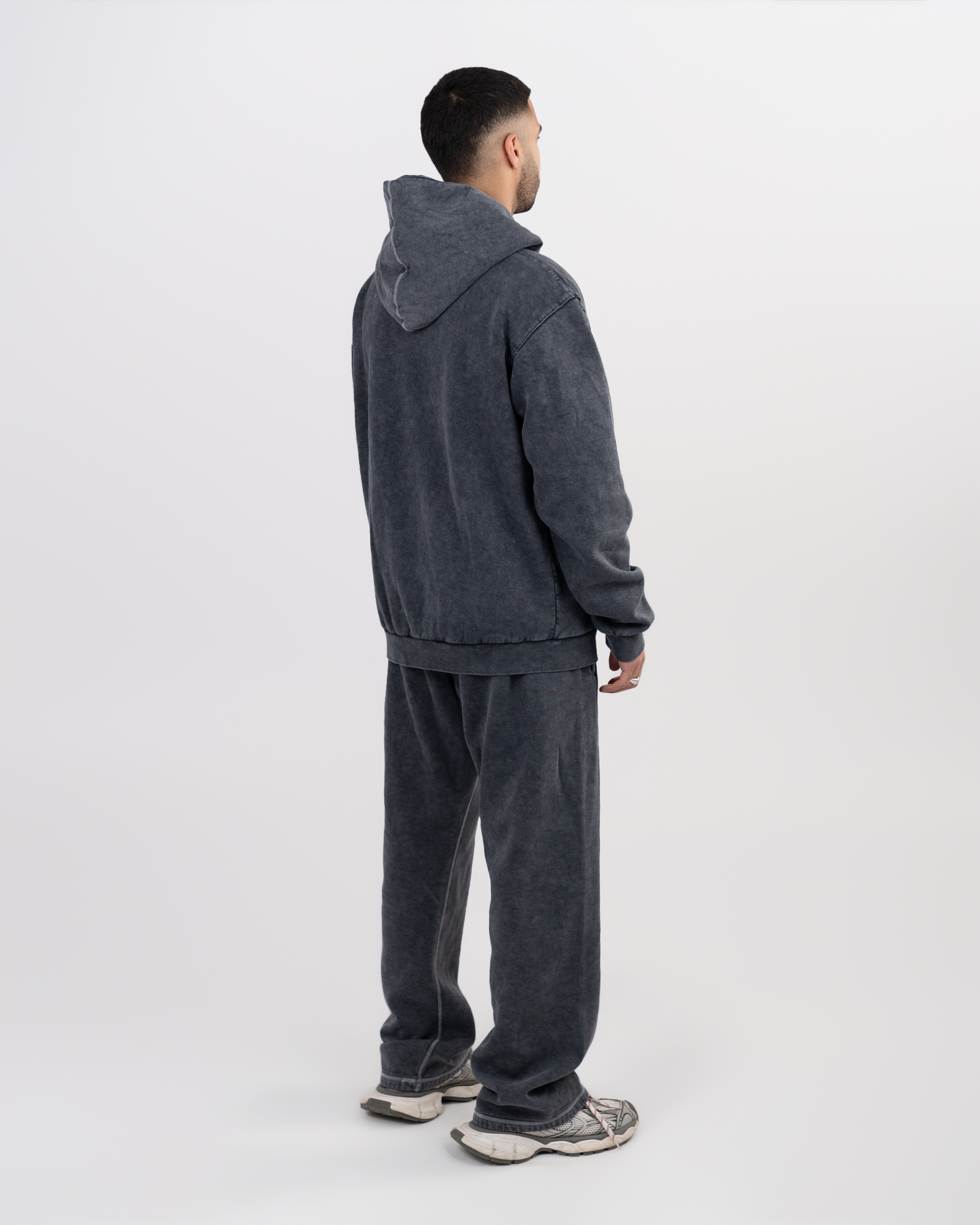 BASIC CHARCOAL SWEATPANTS
