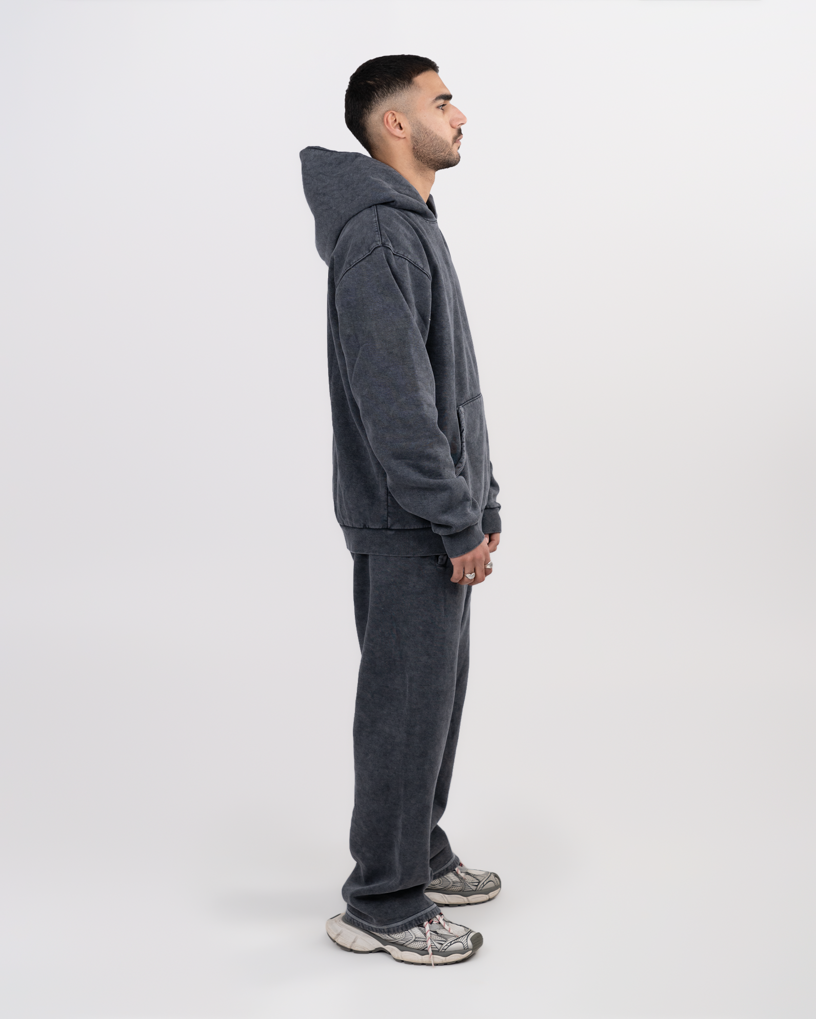 BASIC CHARCOAL SWEATPANTS