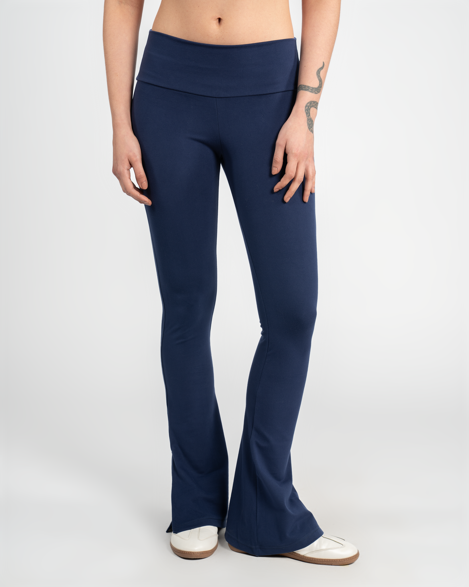 NAVY - HIGH WAISTED FLARED YOGA PANTS WITH SIDE SLIT