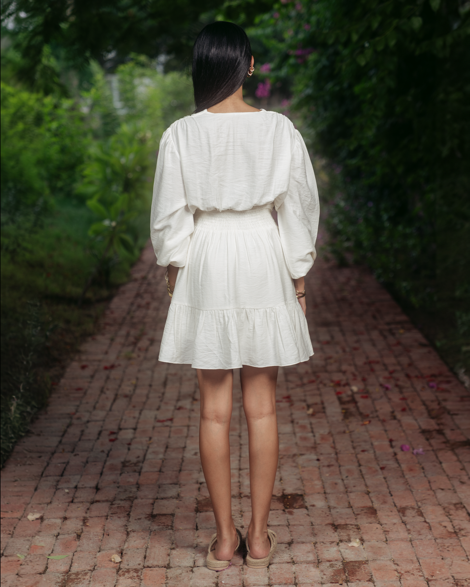 WHITE LONG SLEEVES RUFFLED LINEN DRESS